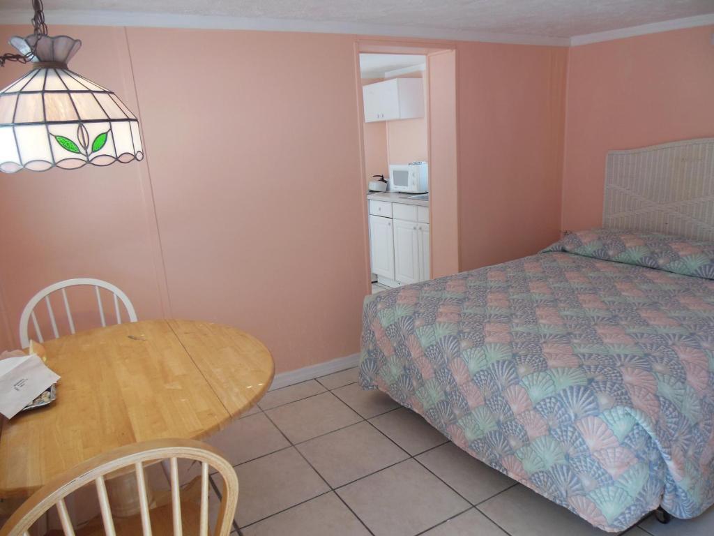 Bonefish Resort Motel Marathon Room photo