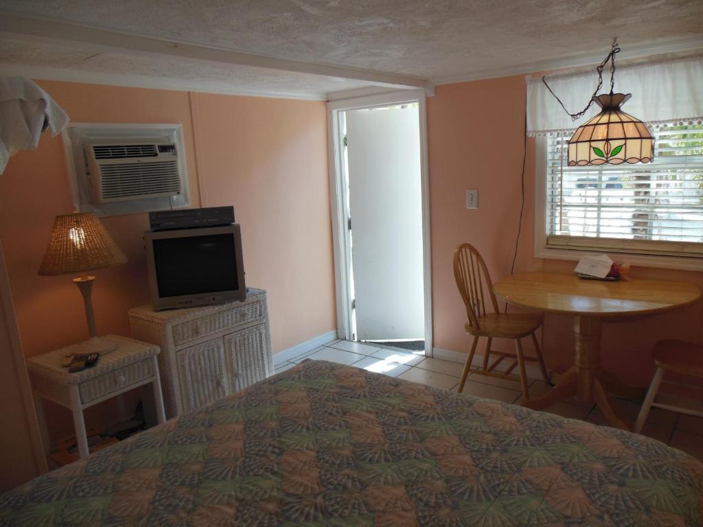Bonefish Resort Motel Marathon Room photo
