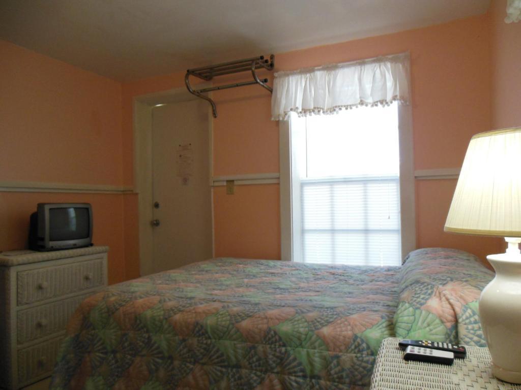 Bonefish Resort Motel Marathon Room photo